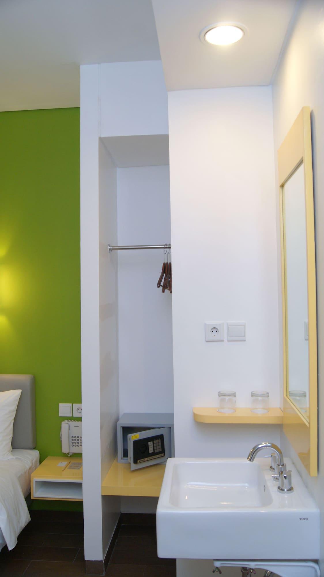 Amaris Hotel Mangga Besar Джакарта Екстериор снимка