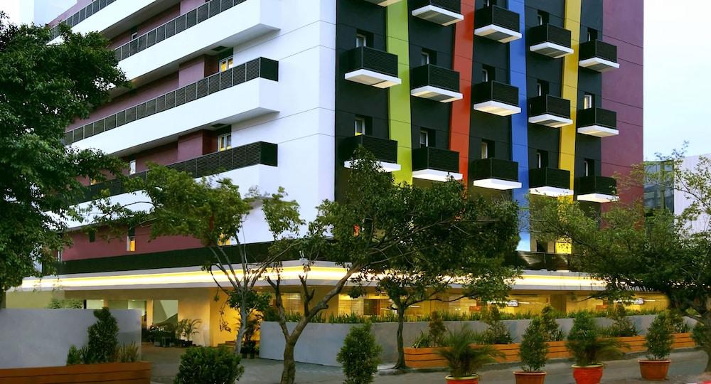Amaris Hotel Mangga Besar Джакарта Екстериор снимка