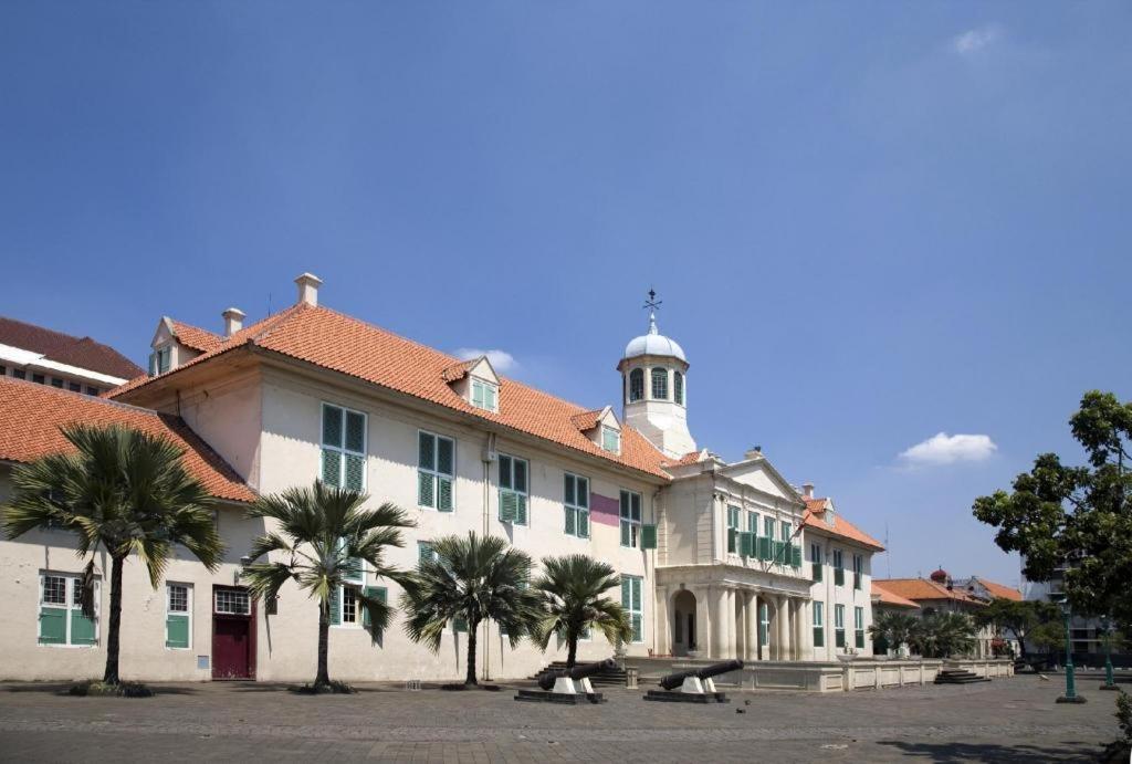 Amaris Hotel Mangga Besar Джакарта Екстериор снимка