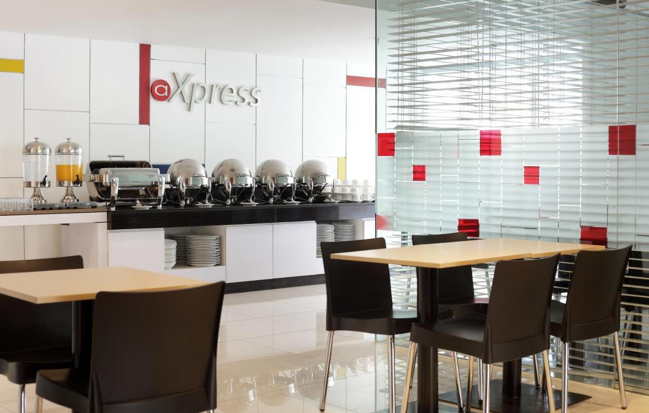 Amaris Hotel Mangga Besar Джакарта Ресторант снимка